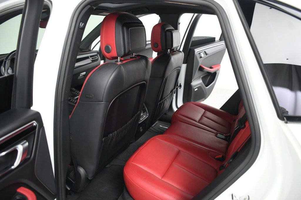 Used 2020 Porsche Macan S AWD/4WD image 32