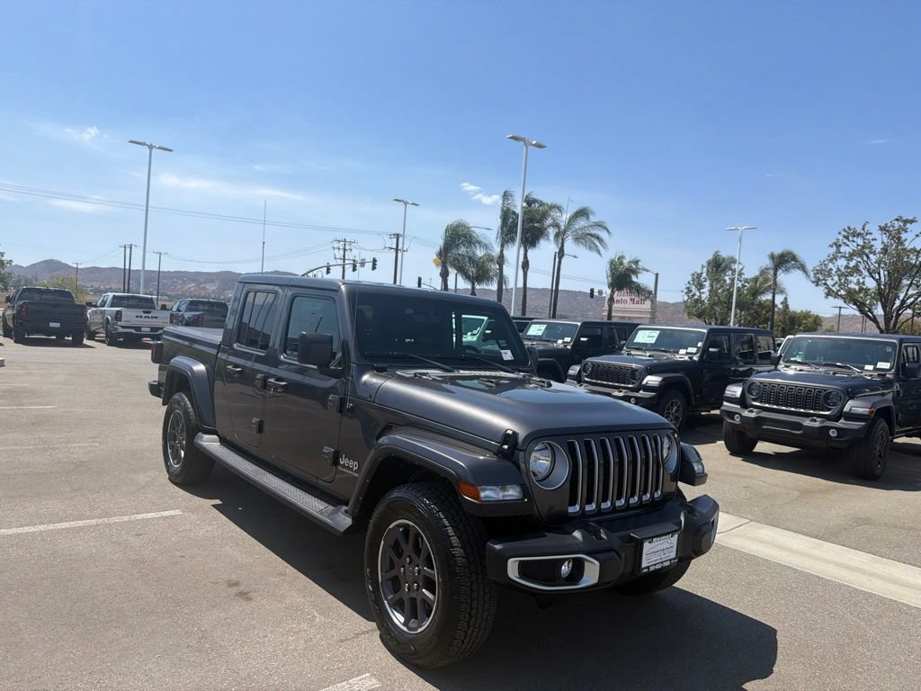 Used 2022 Jeep Gladiator Overland w/ Popular Equipment Package AWD/4WD image 2