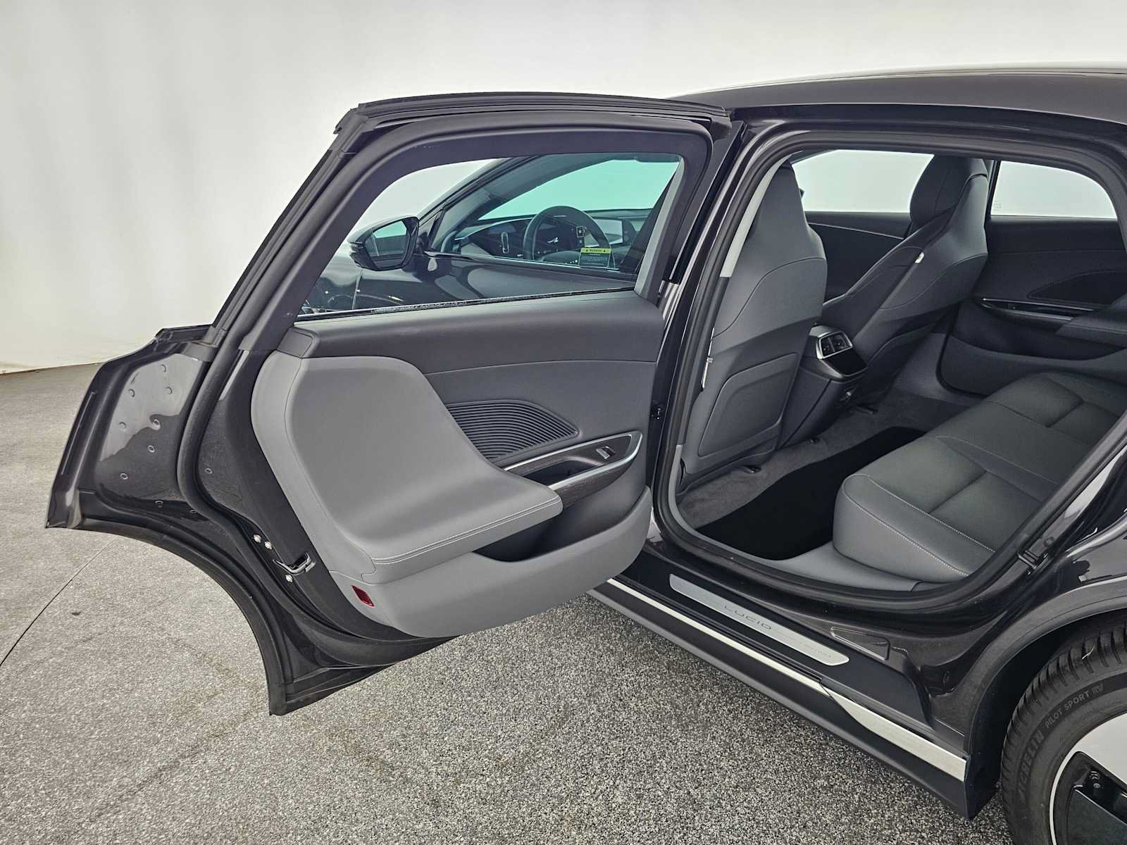 Used 2025 Lucid Air Touring AWD/4WD image 15