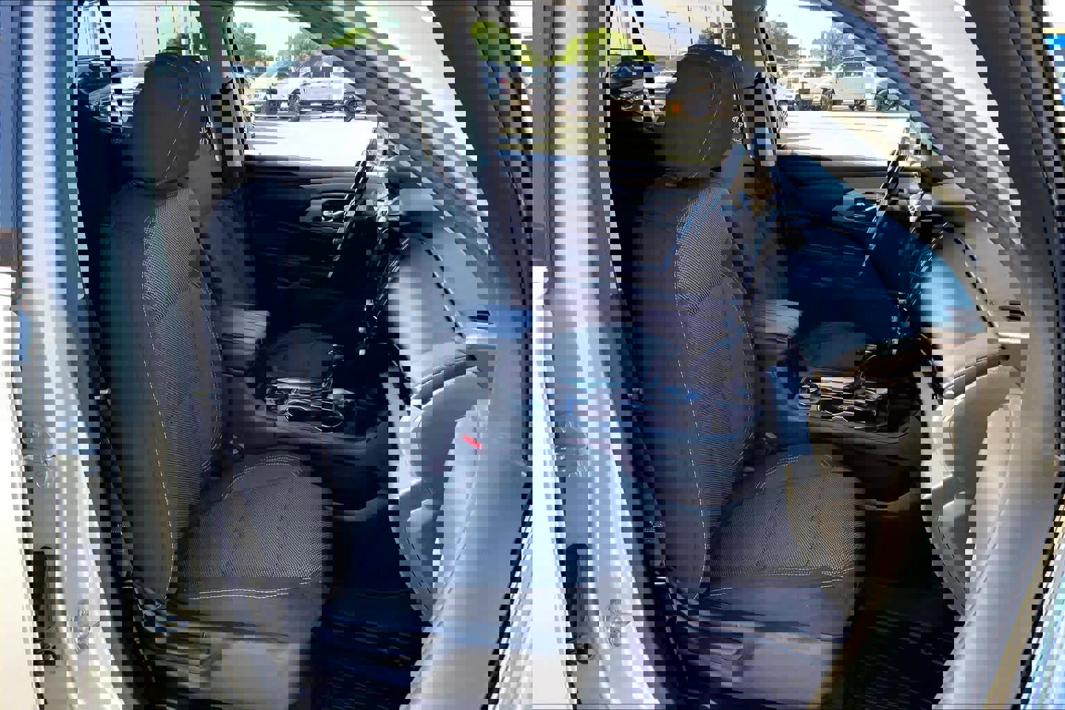 Used 2019 Chevrolet Traverse LT image 9