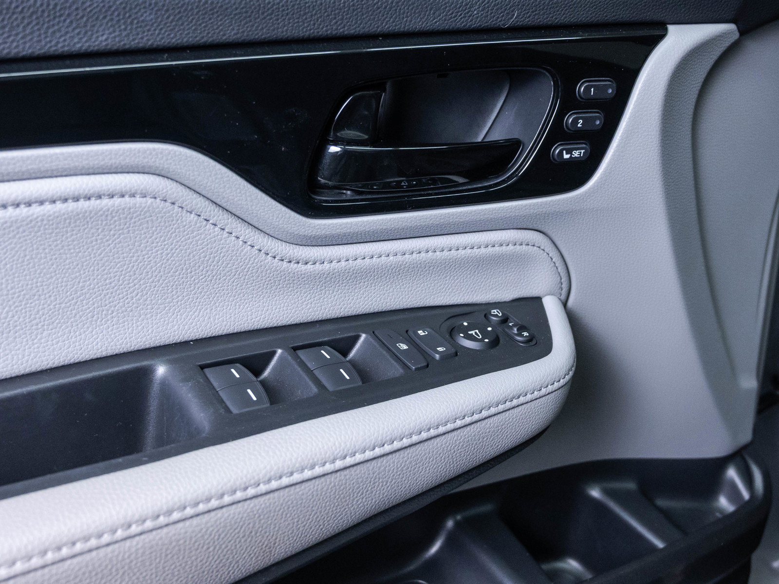 Used 2023 Honda Odyssey Elite image 17