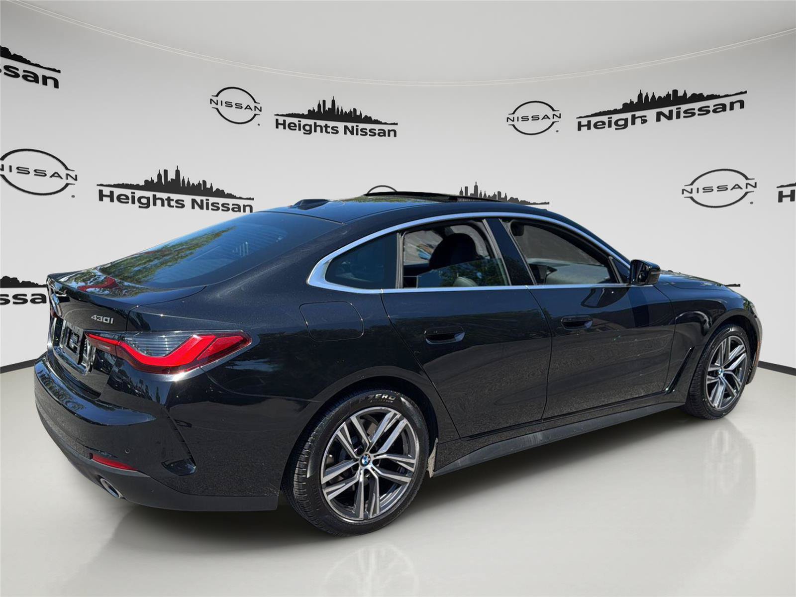 Used 2025 BMW 430i xDrive w/ Premium Package AWD/4WD image 7