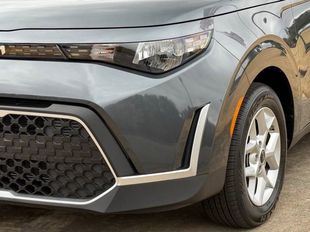 Used 2025 Kia Soul LX FWD image 11