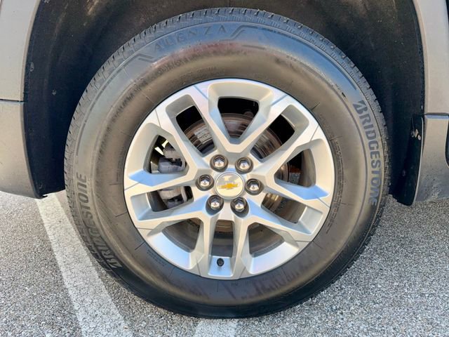 Used 2023 Chevrolet Traverse LS w/ LPO, Cargo Package AWD/4WD image 28