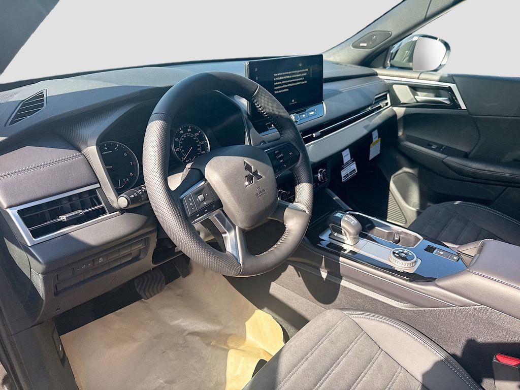 New 2026 Mitsubishi Outlander LE FWD image 9