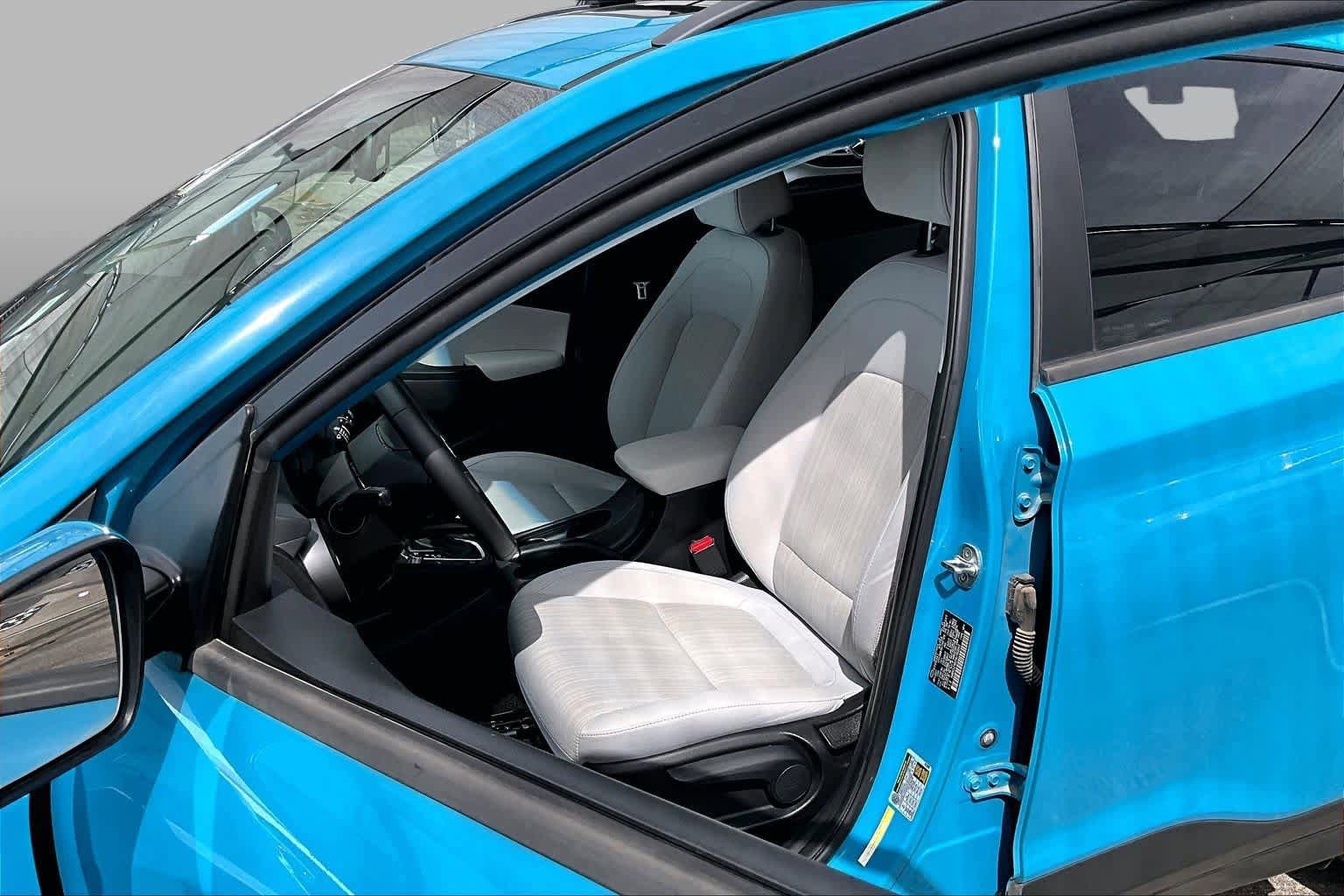 Used 2022 Hyundai Kona SEL w/ Convenience Package FWD image 8