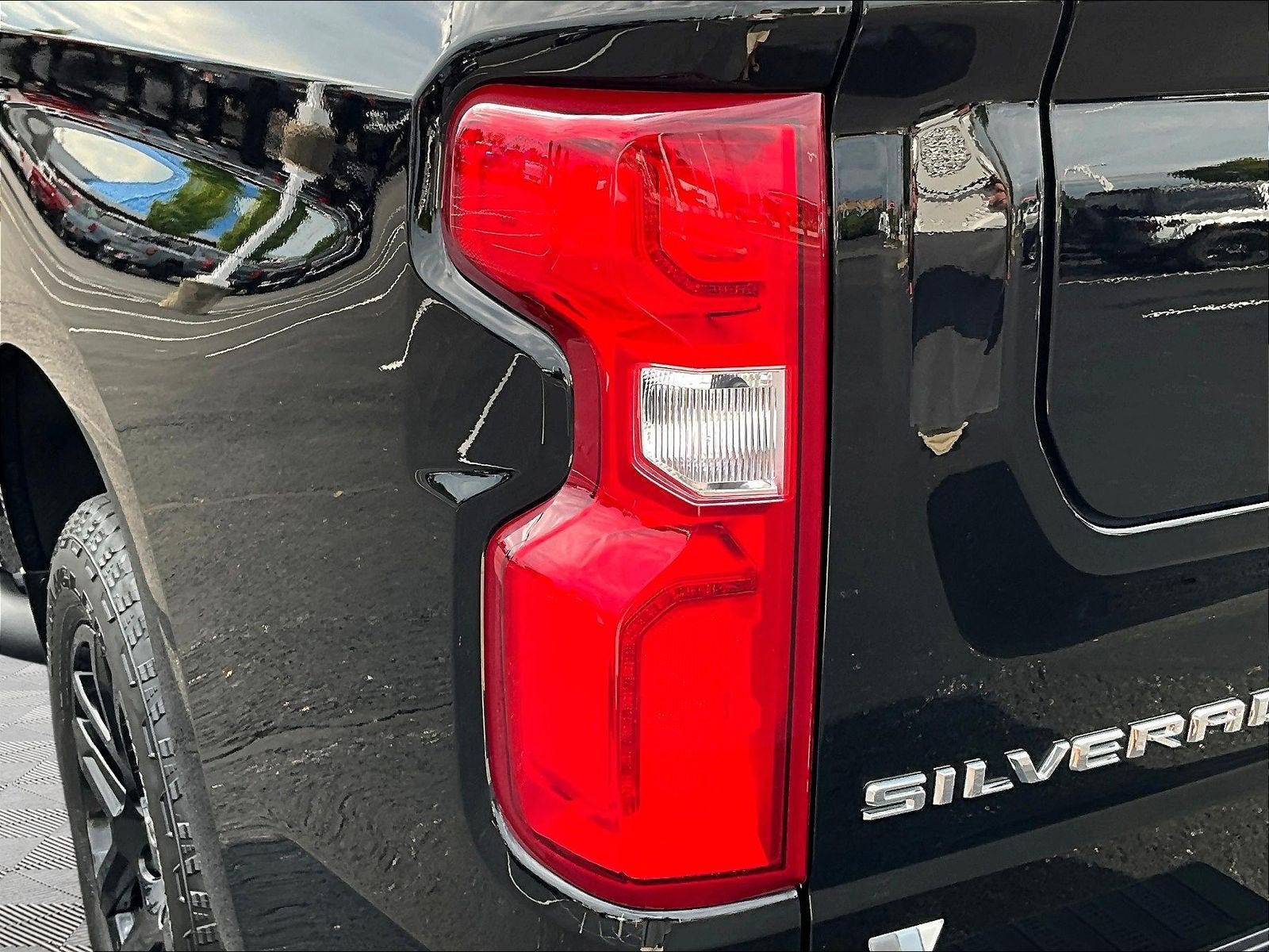Used 2025 Chevrolet Silverado 1500 RST w/ Convenience Package II AWD/4WD image 23
