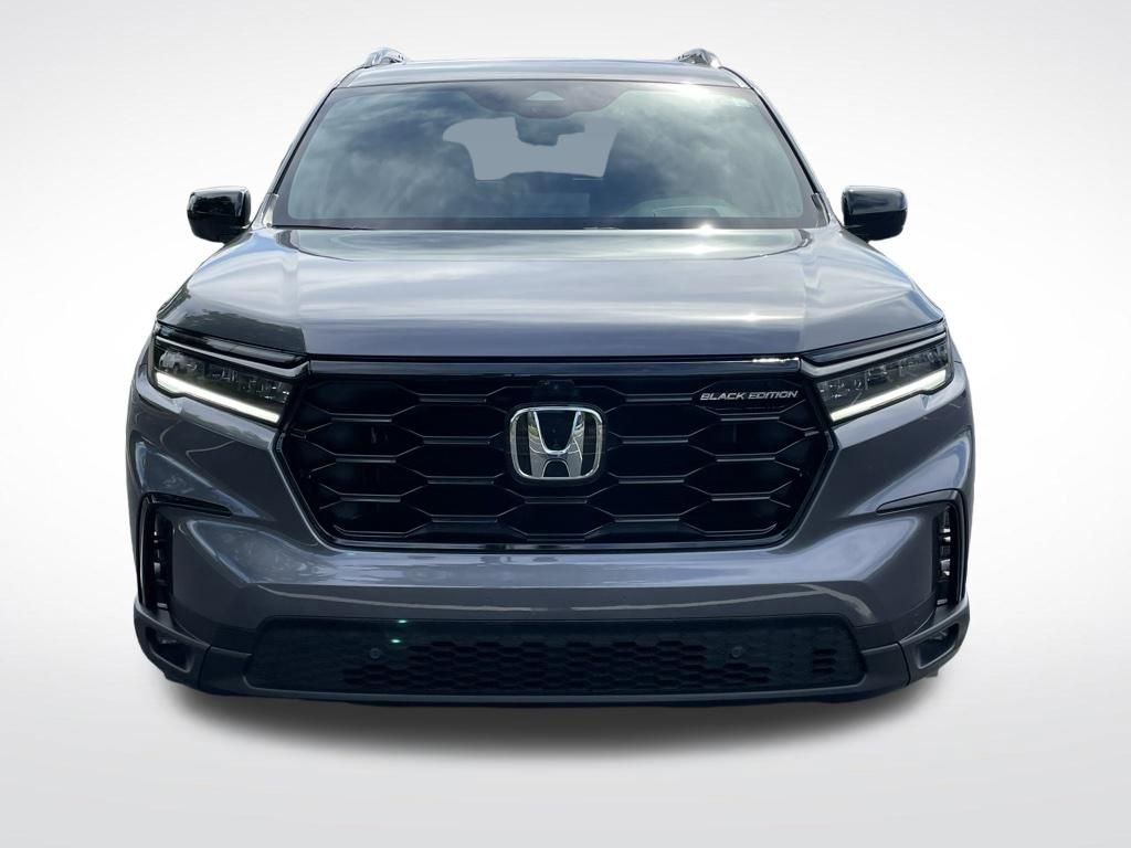 Used 2025 Honda Pilot Black Edition image 9