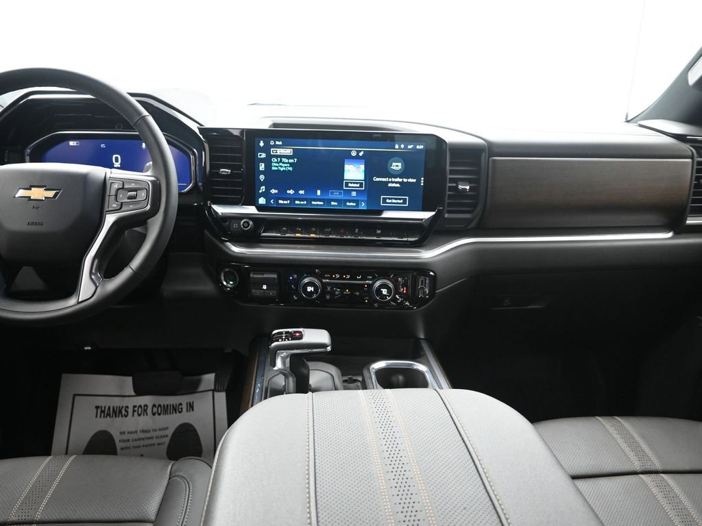 Used 2025 Chevrolet Silverado 1500 High Country w/ Technology Package AWD/4WD image 32