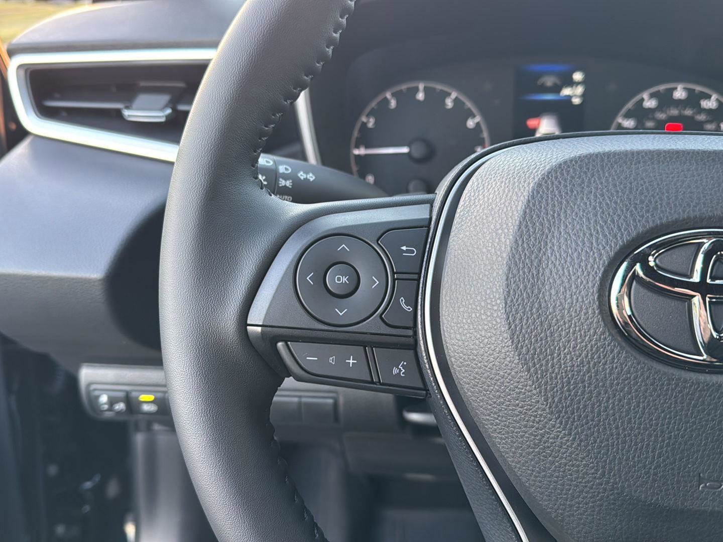 New 2026 Toyota Corolla SE image 18