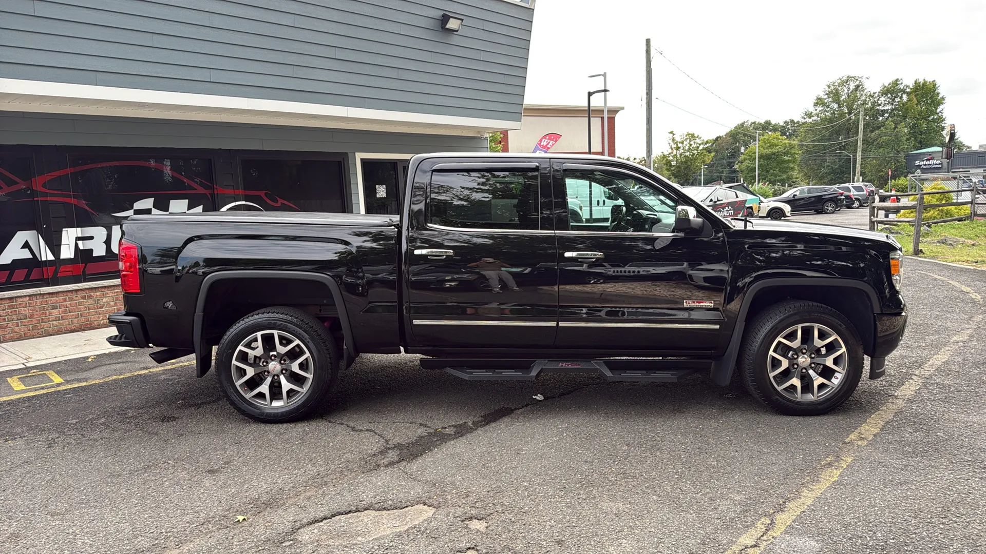 Used 2015 GMC Sierra 1500 SLT AWD/4WD image 4