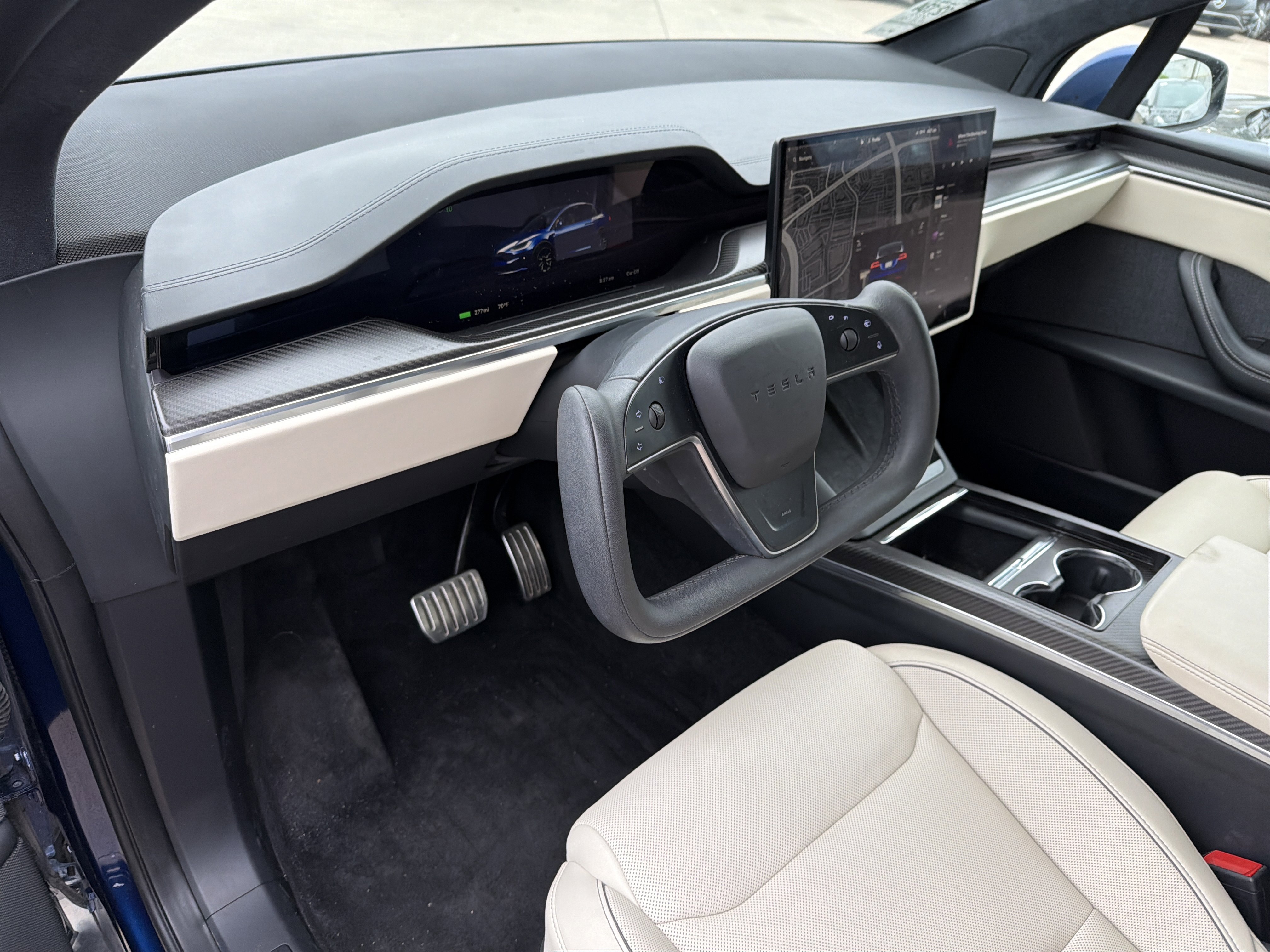 Used 2022 Tesla Model X Plaid image 4