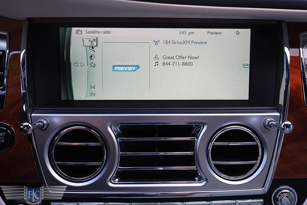 Used 2016 Rolls-Royce Dawn image 25