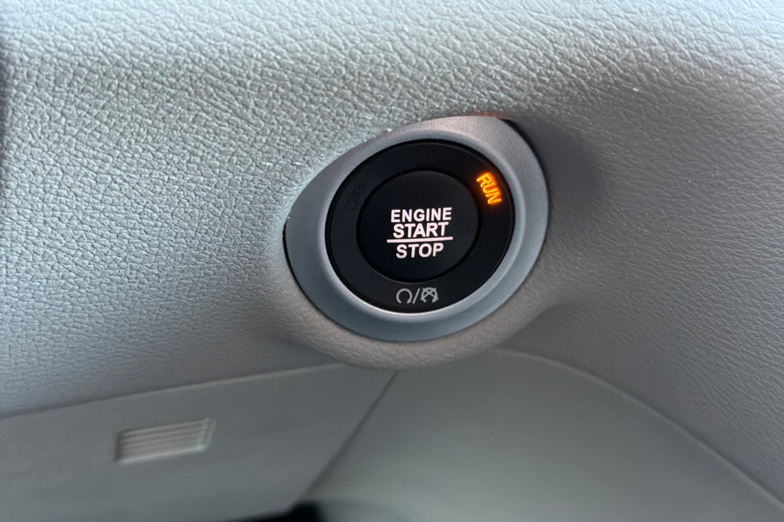 Used 2024 Chrysler Pacifica Touring-L image 22