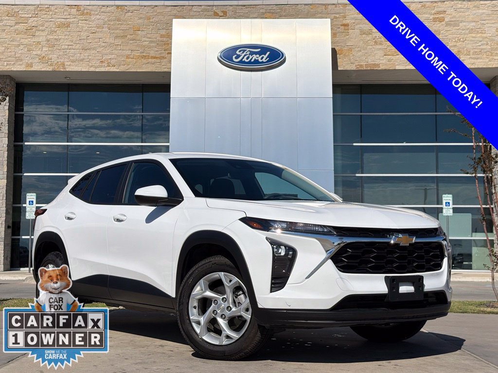 Used 2024 Chevrolet Trax LS w/ LS Convenience Package FWD image 1