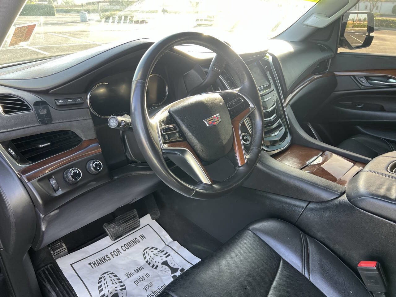 Used 2017 Cadillac Escalade ESV Luxury image 34