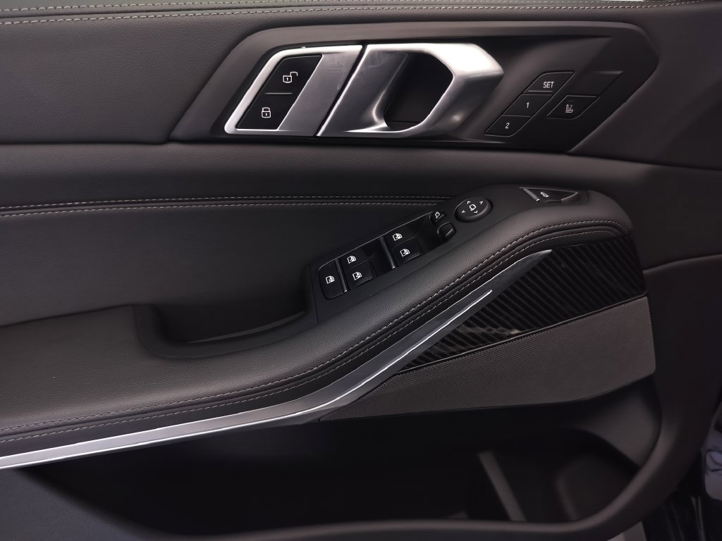 Certified 2026 BMW X5 M60i AWD/4WD image 7