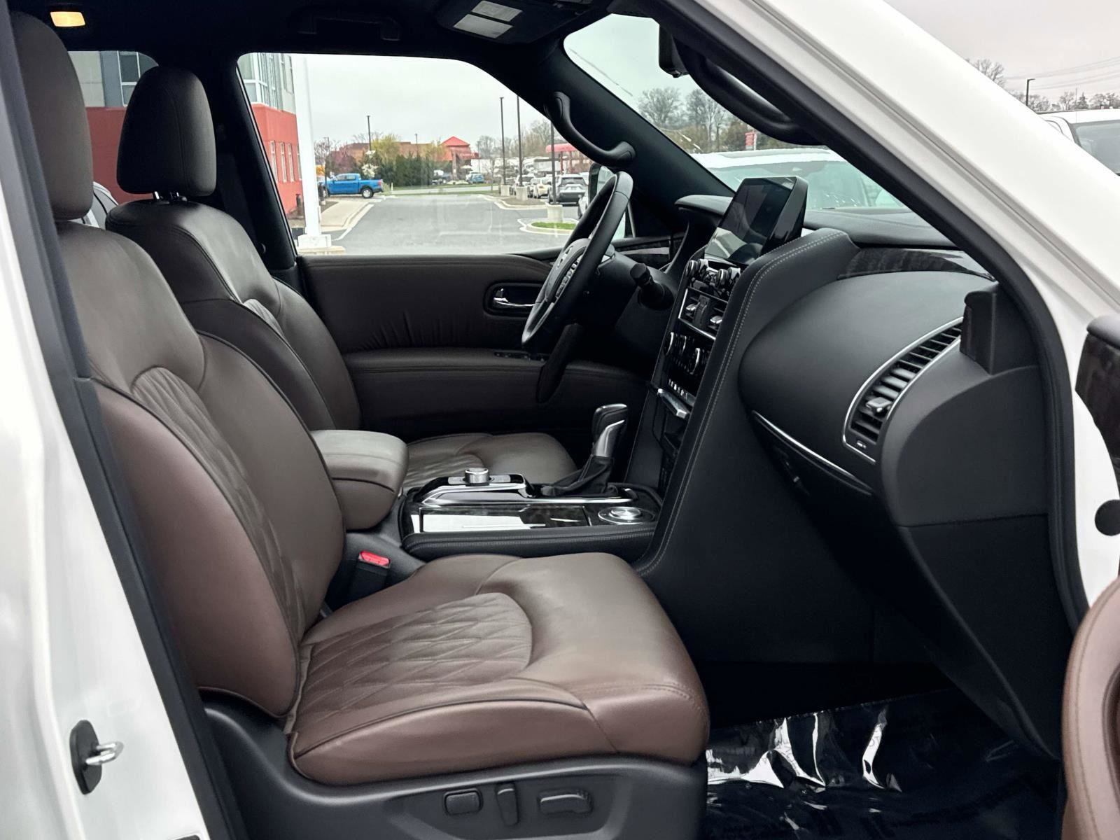 Used 2024 Nissan Armada Platinum w/ Captain's Chairs Package image 16