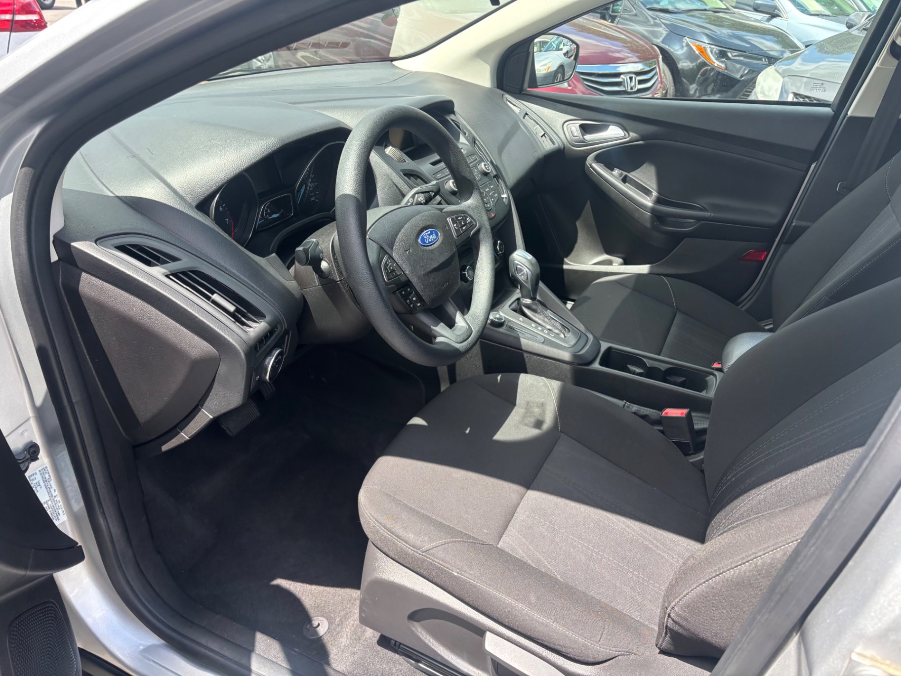 Used 2015 Ford Focus SE FWD image 7