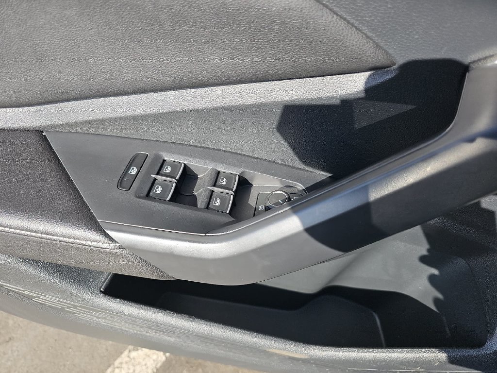 Used 2025 Volkswagen Jetta Sport FWD image 28