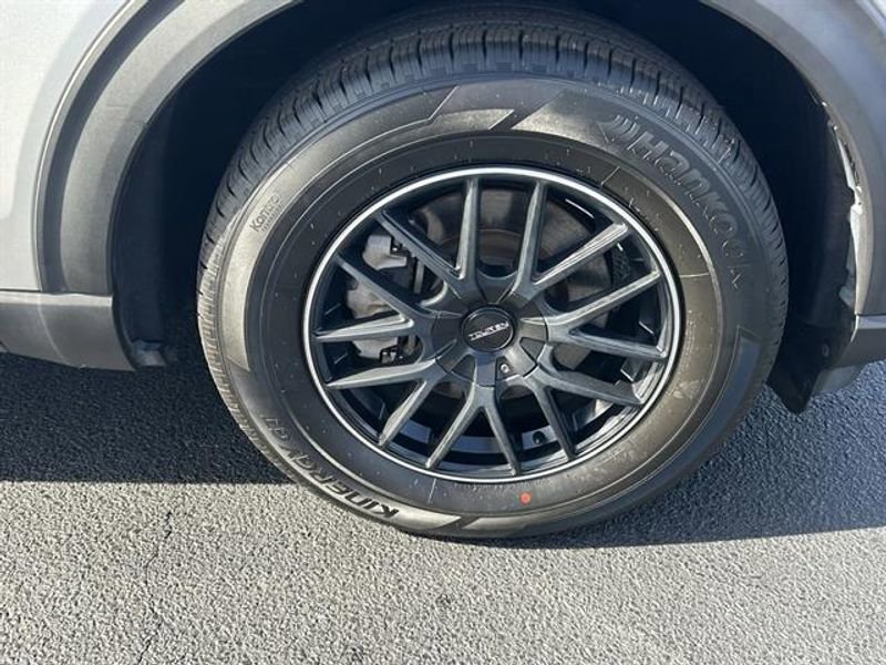 Used 2020 Ford Explorer XLT w/ Comfort Package image 34