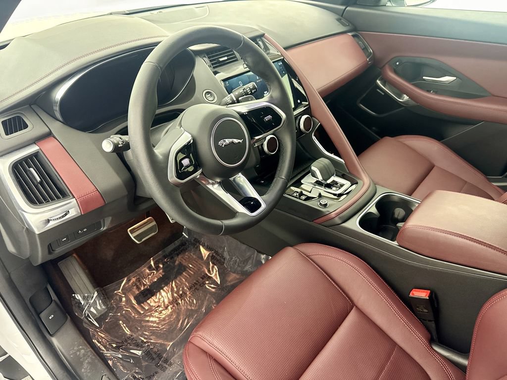 Used 2024 Jaguar E-PACE R-Dynamic SE AWD/4WD image 9