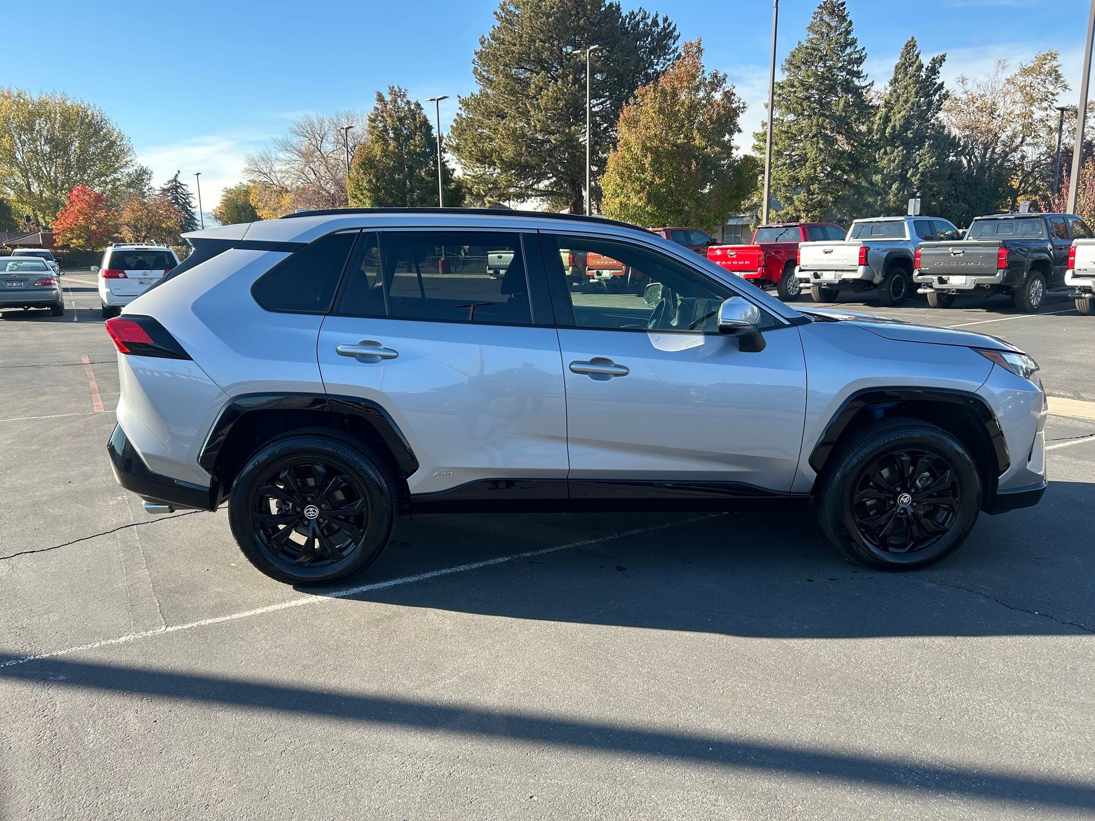 Certified 2022 Toyota RAV4 SE image 6