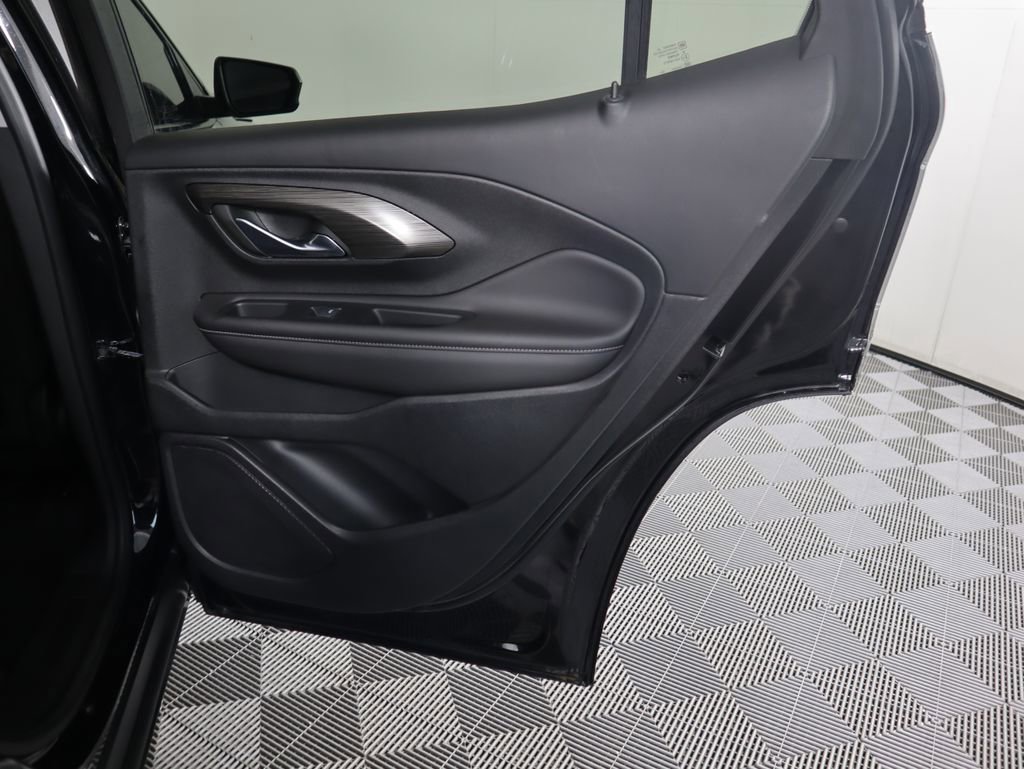 Used 2023 GMC Terrain SLE w/ Driver Convenience Package image 27