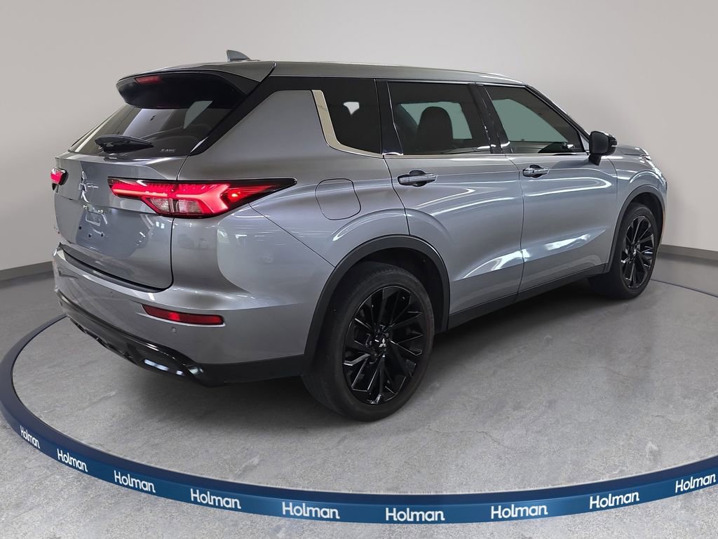 Used 2022 Mitsubishi Outlander SE AWD/4WD image 7