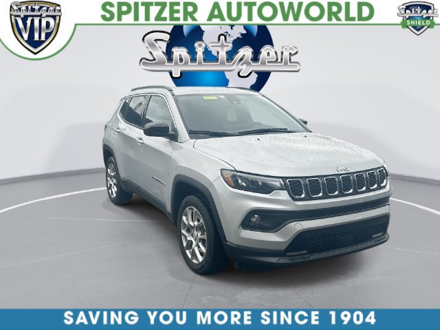Certified 2024 Jeep Compass Latitude AWD/4WD image 3