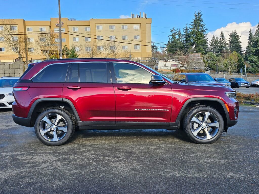 New 2025 Jeep Grand Cherokee Limited image 9