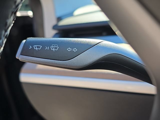 Used 2023 Tesla Model 3 Standard Range RWD image 31