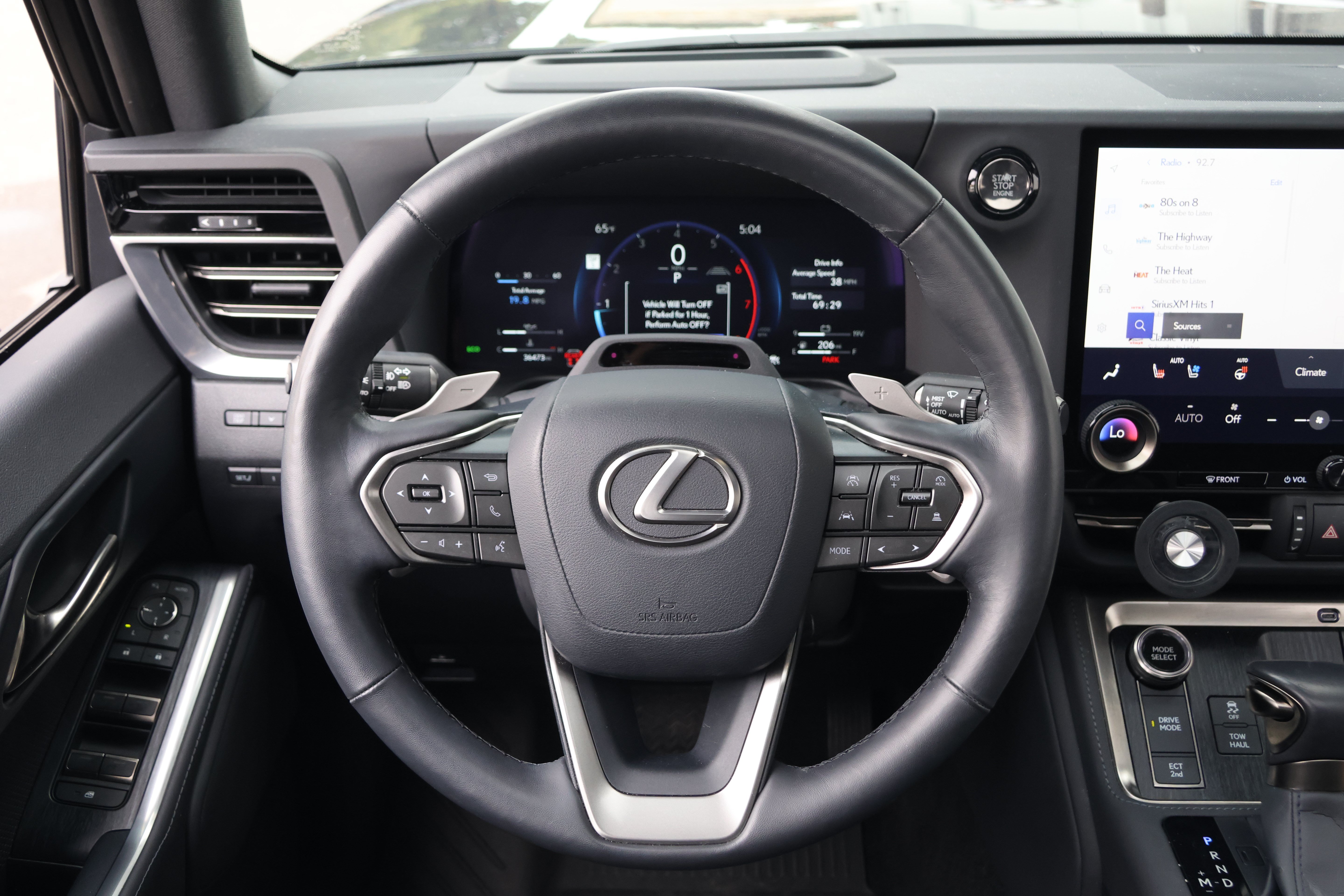 Used 2024 Lexus GX 550 w/ Accessory Package (2T) AWD/4WD image 31