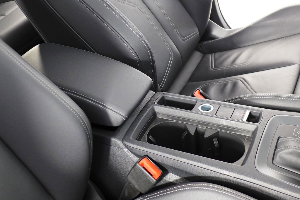 Used 2025 Audi Q3 2.0T Premium w/ Black Optic Sport Package image 16