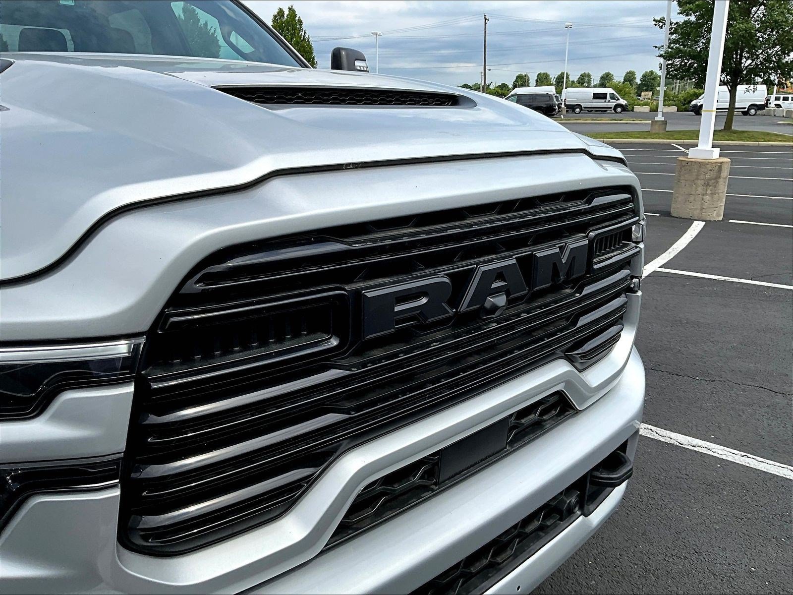 New 2026 RAM 2500 Laramie AWD/4WD image 22
