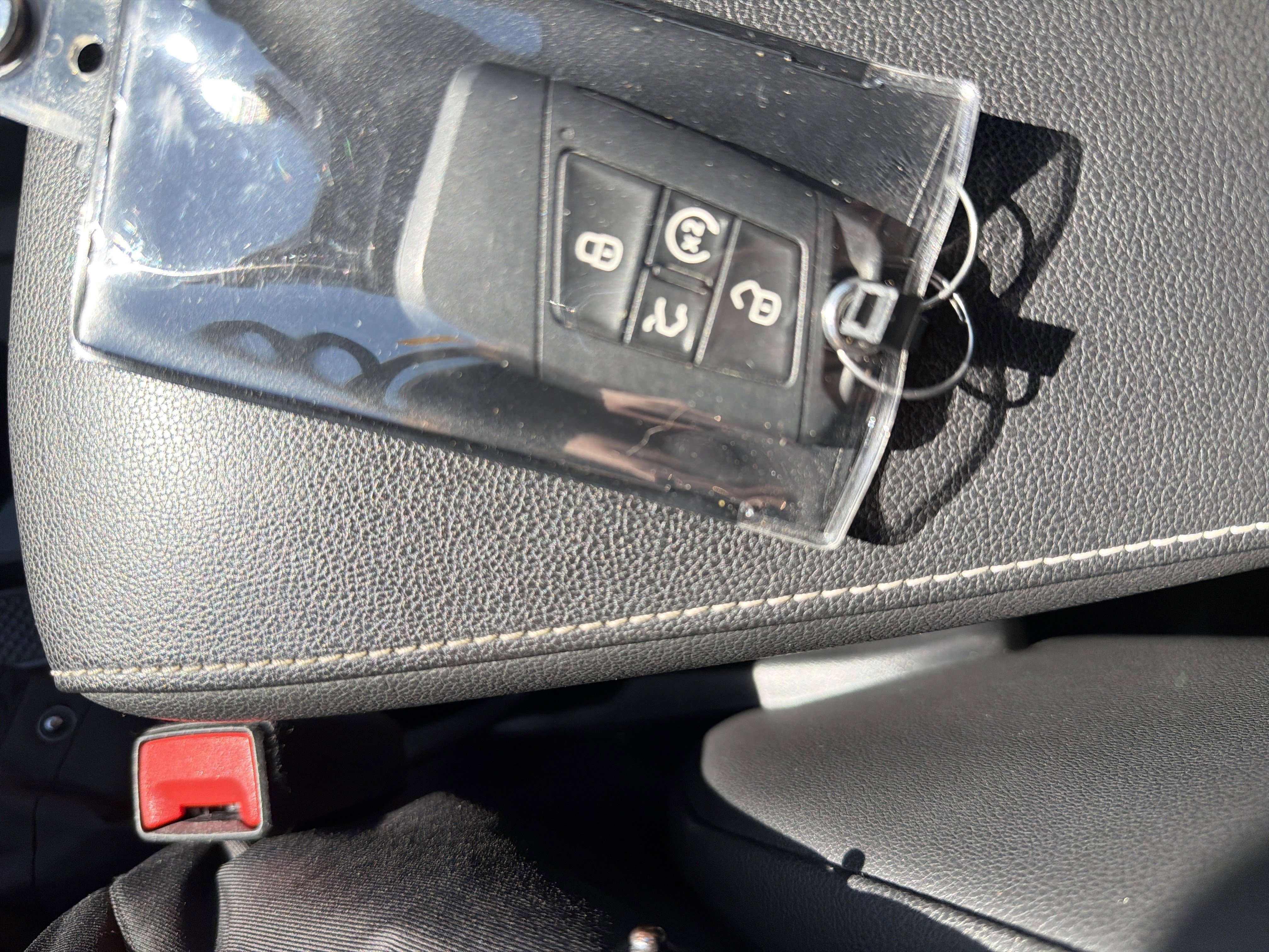 Used 2023 Volkswagen Tiguan SE R-Line image 36