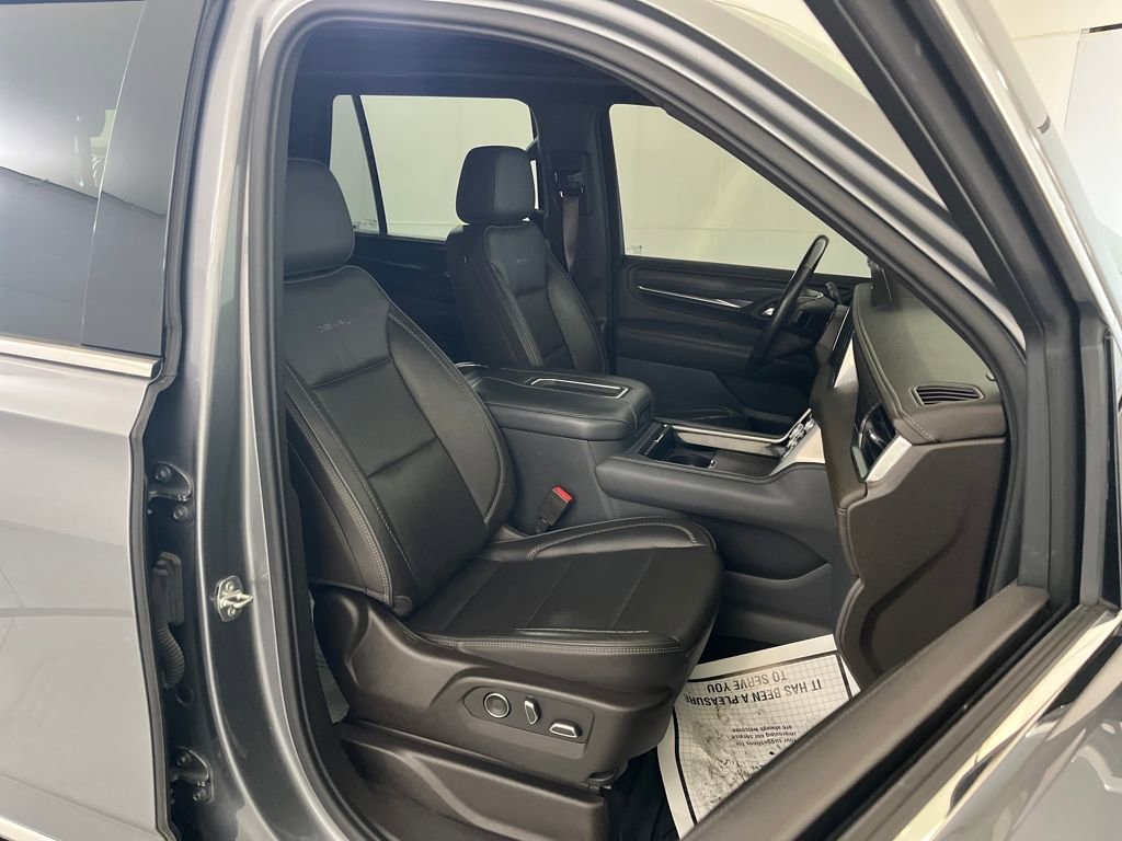 Used 2021 GMC Yukon Denali w/ Denali Premium Package image 35