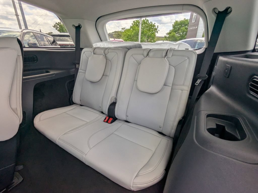 New 2026 Lincoln Aviator Reserve w/ Illumination Package RWD image 14