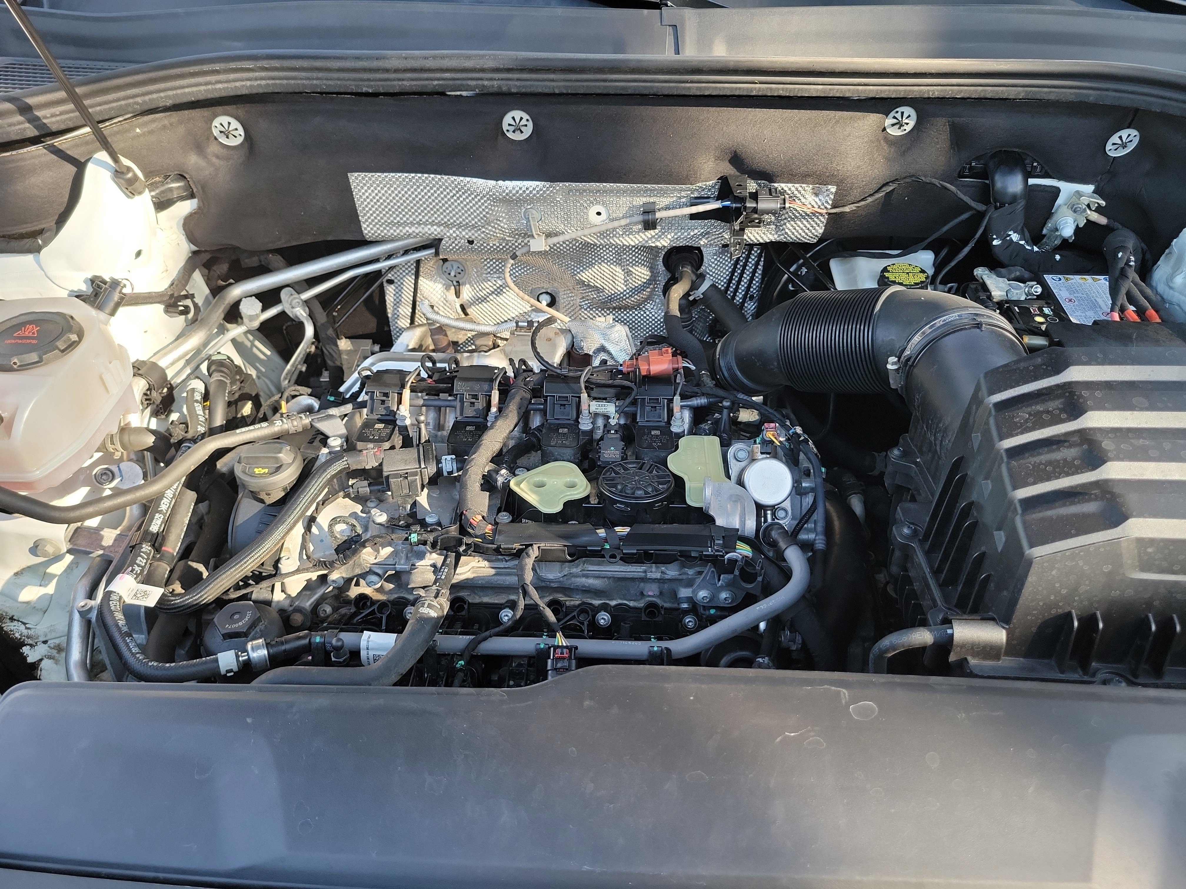 Used 2024 Volkswagen Atlas SE image 28