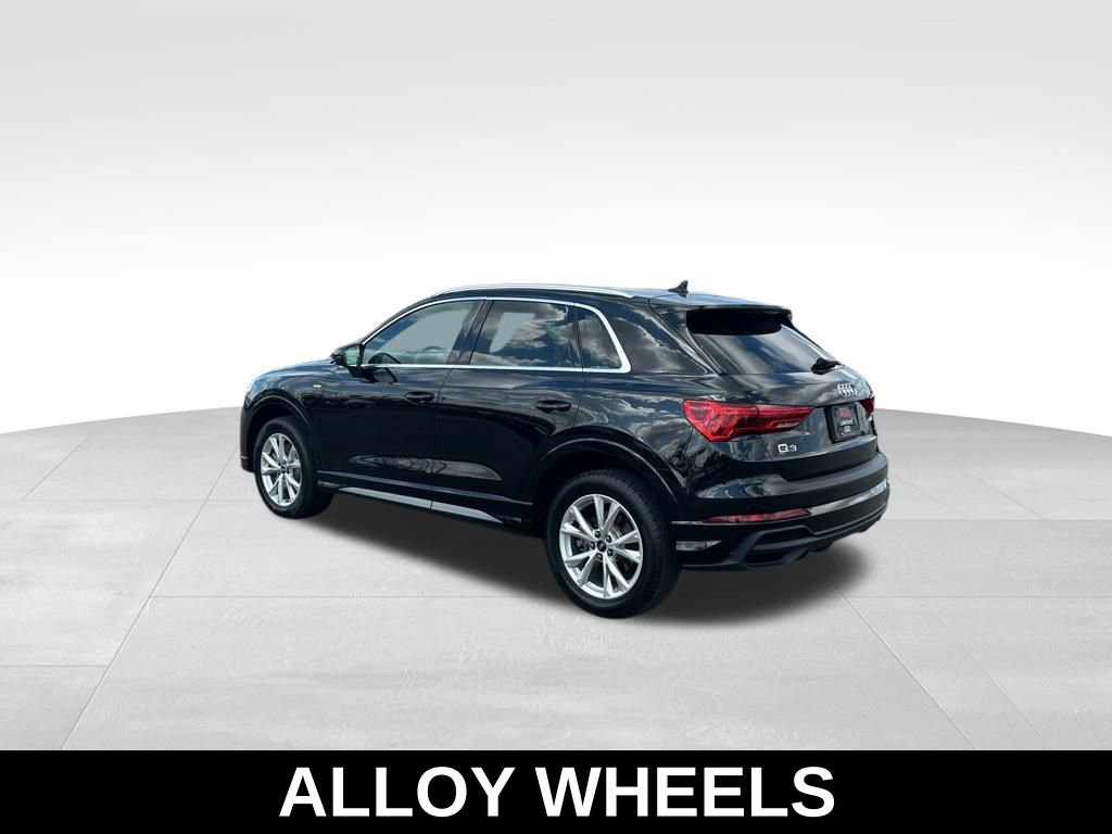Used 2023 Audi Q3 2.0T Premium image 3
