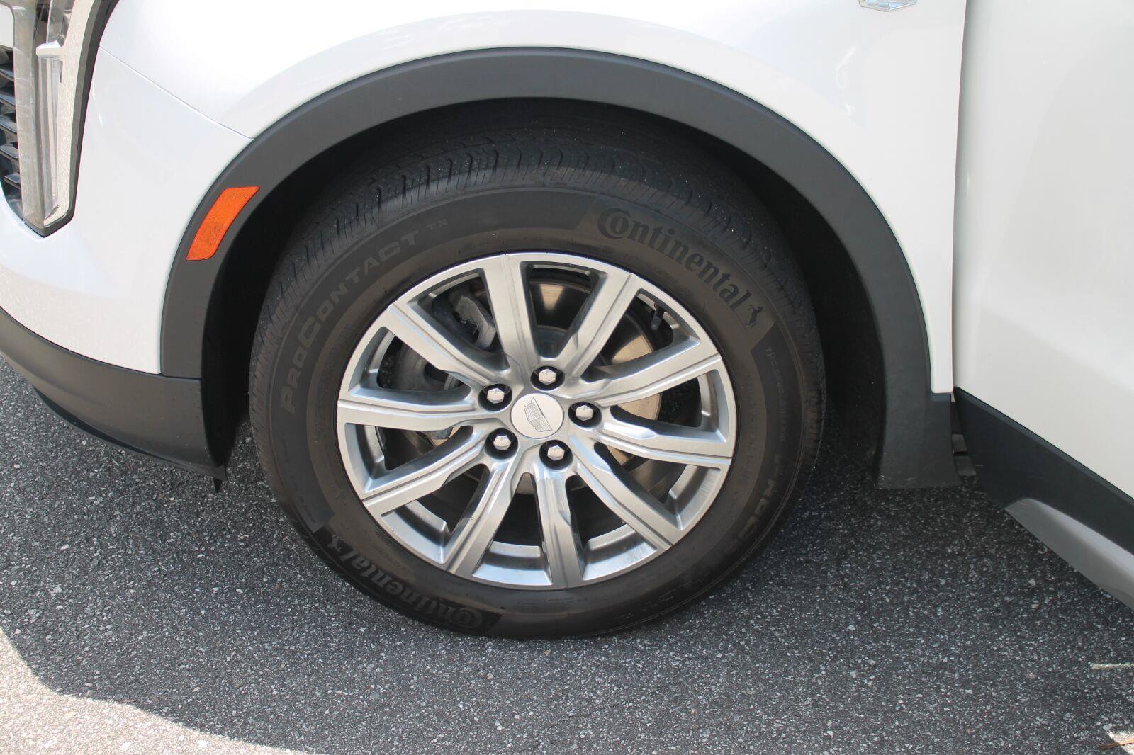 Used 2021 Cadillac XT4 Premium Luxury AWD/4WD image 33
