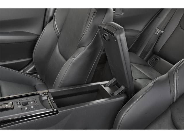 New 2027 Toyota Prius Plug-In Hybrid FWD image 10
