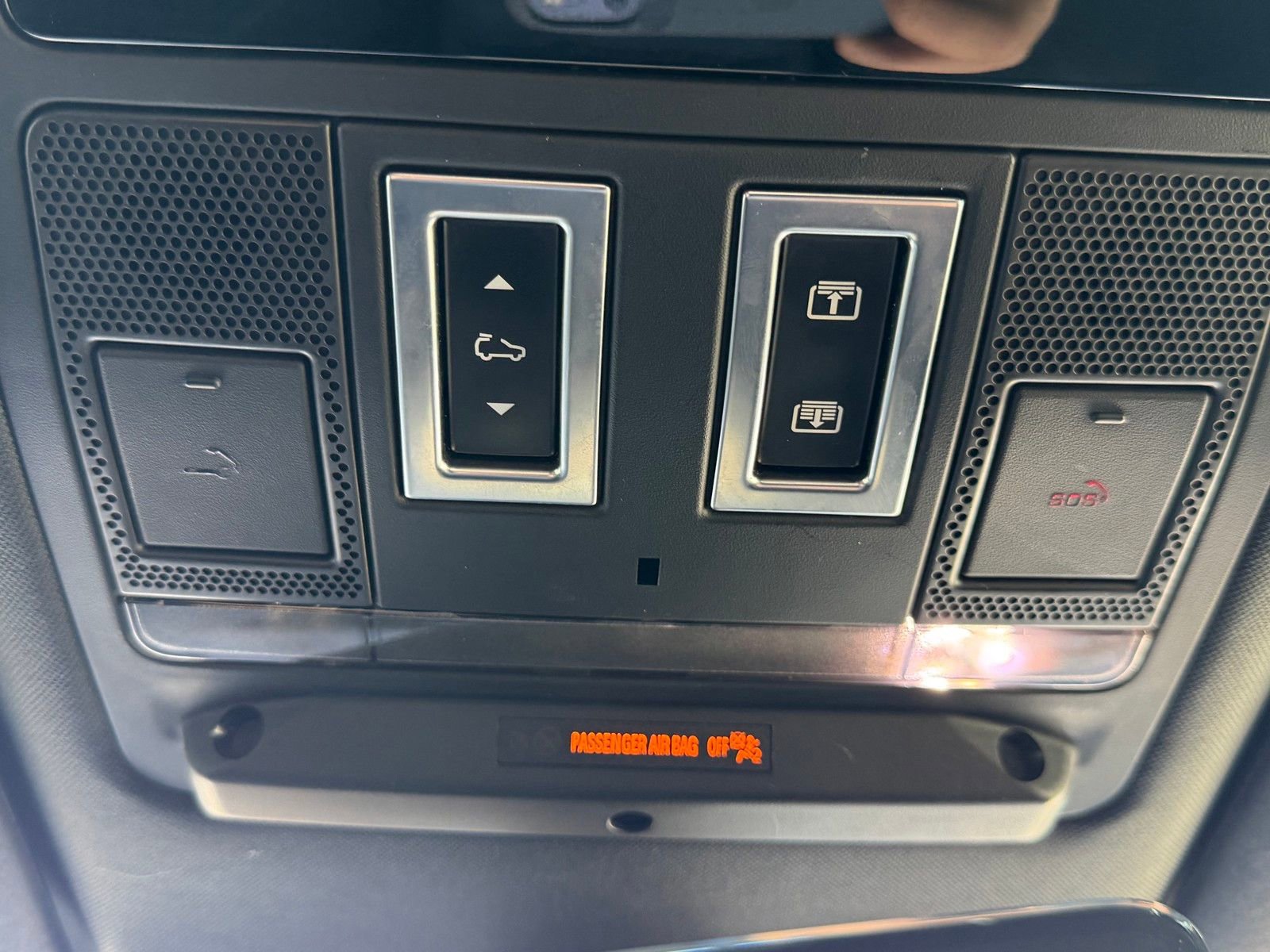 Used 2023 Land Rover Defender 130 S image 20