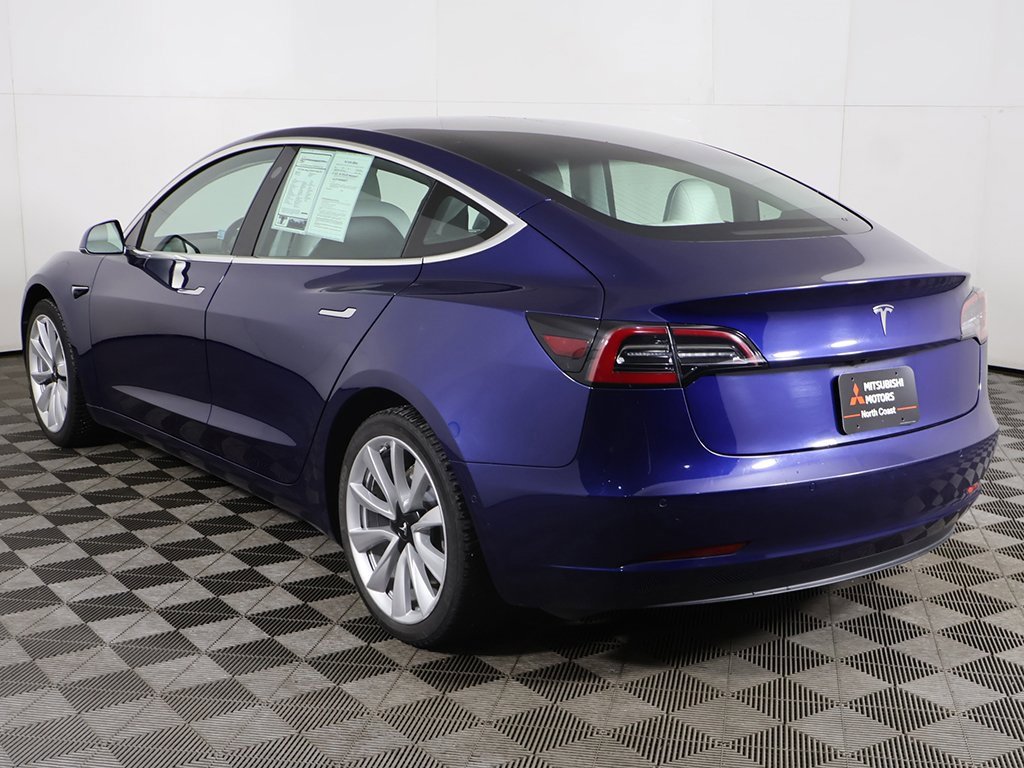 Used 2019 Tesla Model 3 Standard Range Plus image 9