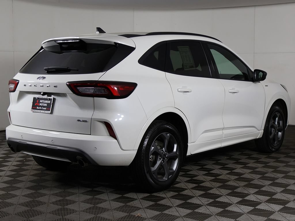 Used 2024 Ford Escape ST-Line w/ Tech Pack #1 AWD/4WD image 10
