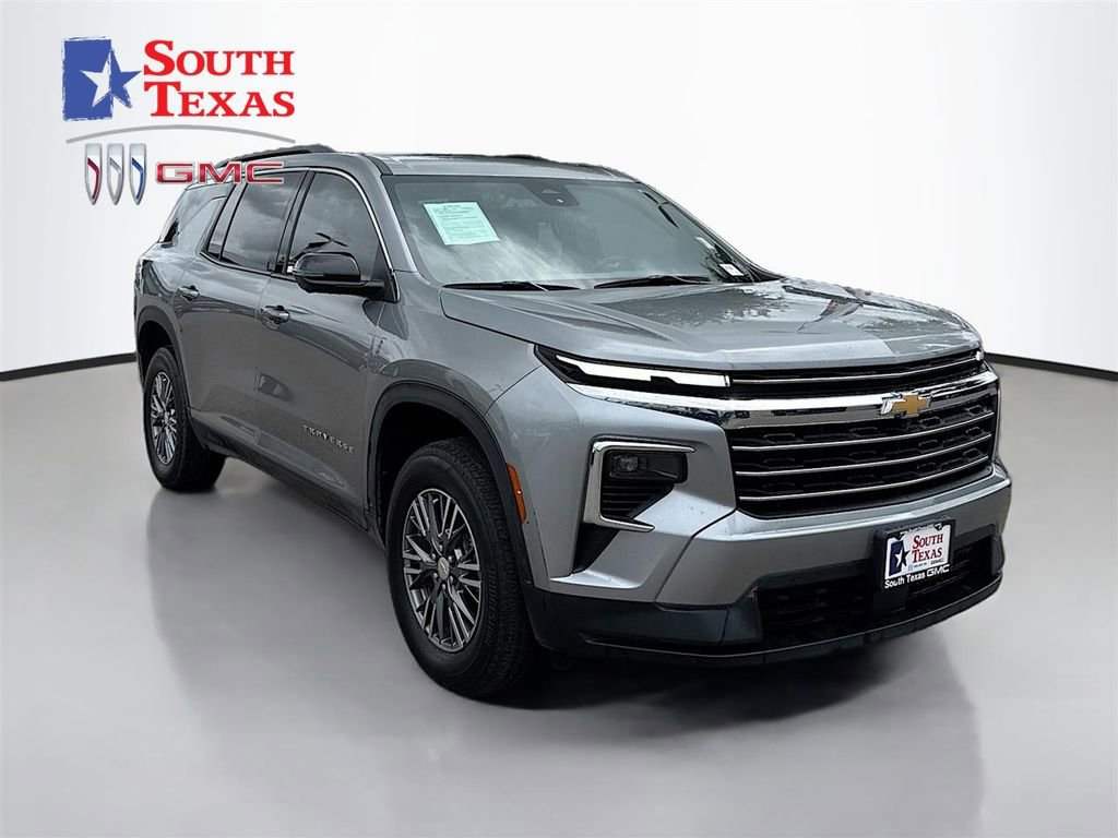Used 2024 Chevrolet Traverse LT FWD video 1