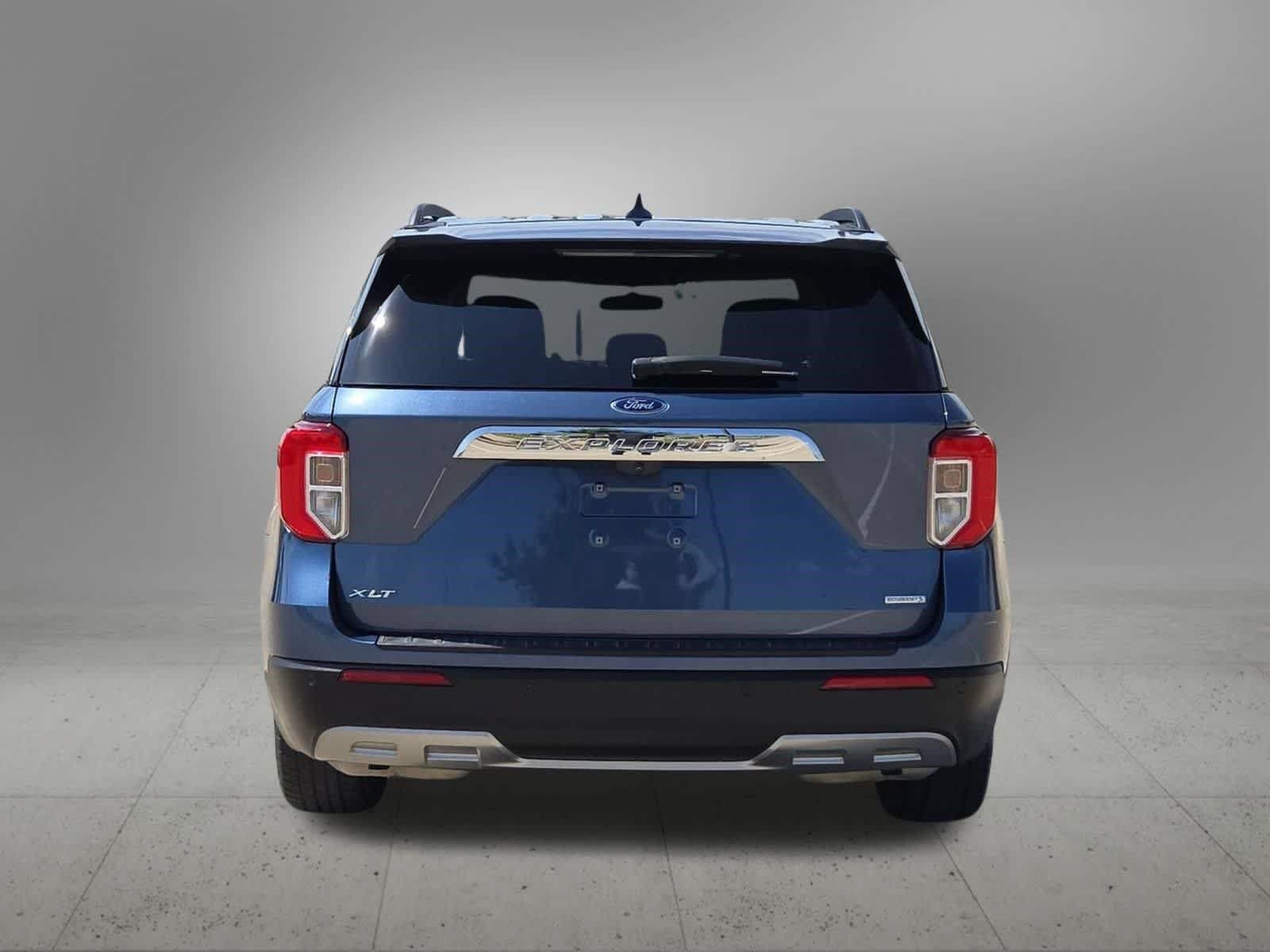 Used 2020 Ford Explorer XLT w/ Equipment Group 202A RWD image 5