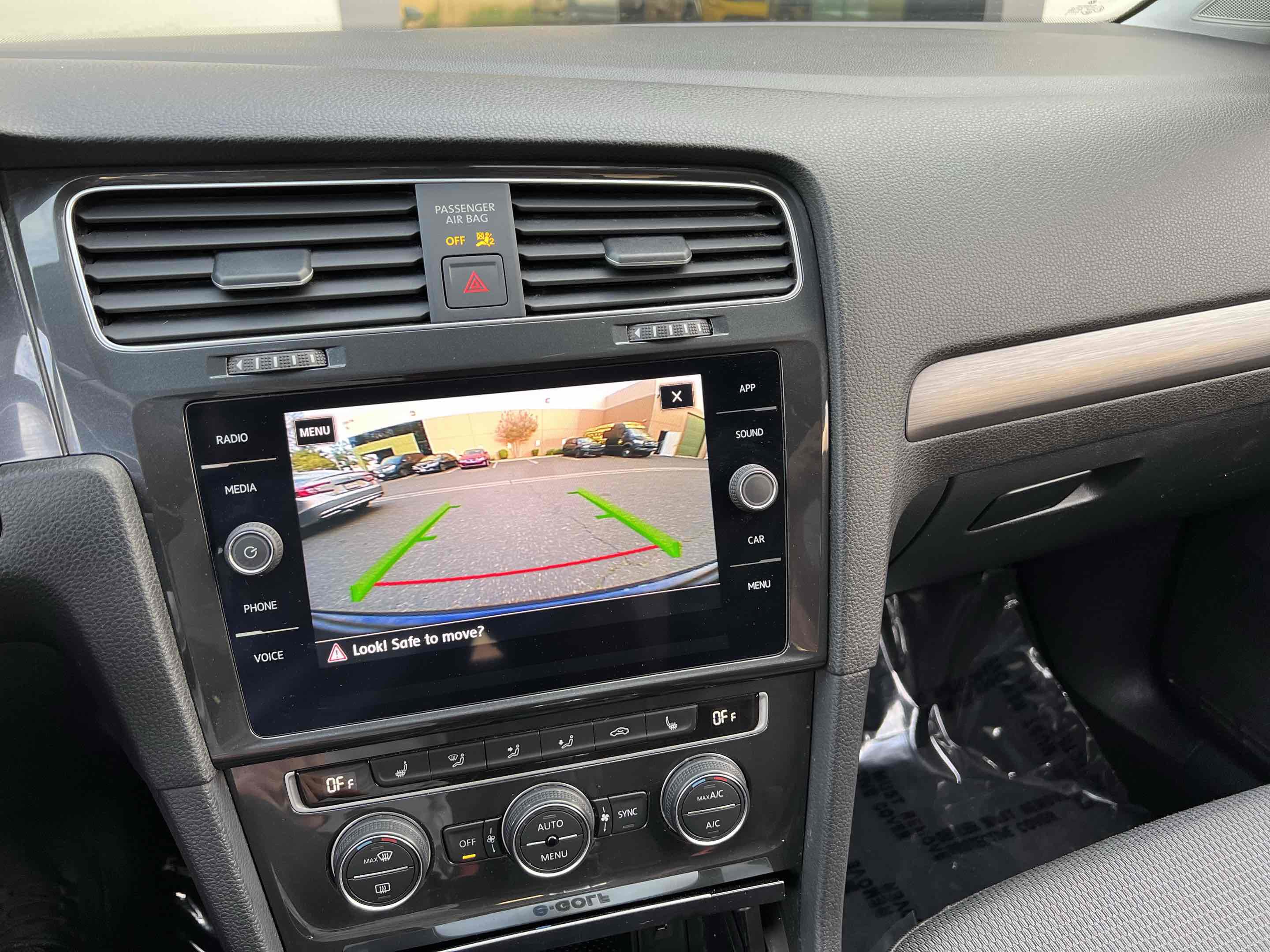 Used 2019 Volkswagen e-Golf SE w/ Driver Assistance Package image 6