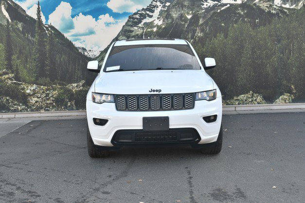 Used 2017 Jeep Grand Cherokee Altitude AWD/4WD image 5