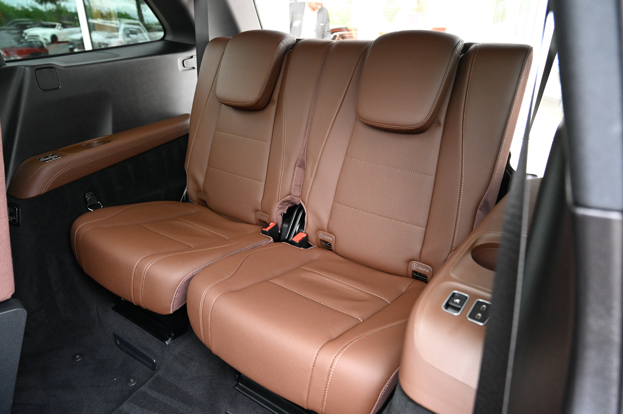 Used 2025 Mercedes-Benz GLS 450 4MATIC image 47